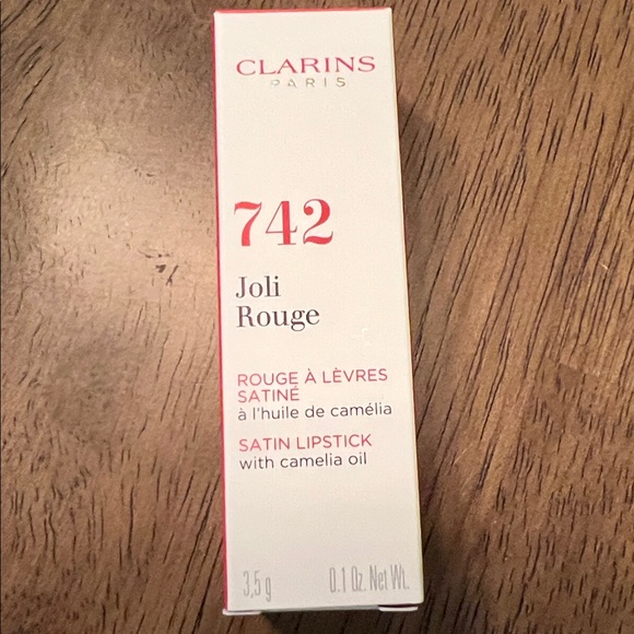 Name brand face and nail bundle includes makeup bag. - Picture 5 of 10